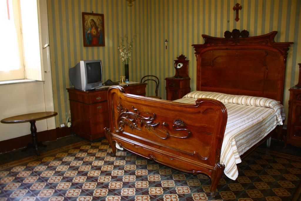 B&B Sotto I Pini Zafferana Etnea Quarto foto